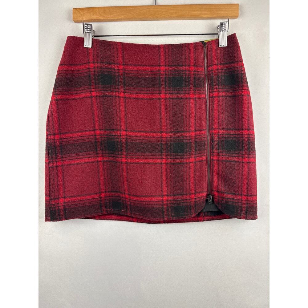 Women’s Hollister Size 5 Red & Black Plaid Mini Ksirt